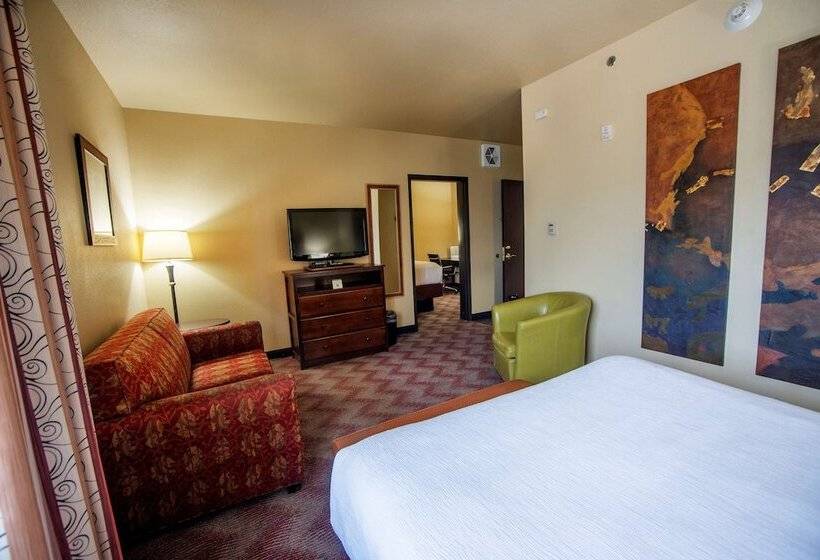 Люкс, Best Western Plus Cimarron Hotel & Suites