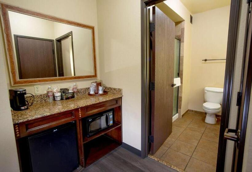 Люкс, Best Western Plus Cimarron Hotel & Suites