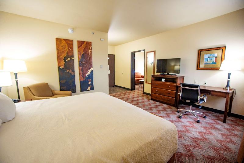 Люкс 2 Спальни, Best Western Plus Cimarron Hotel & Suites