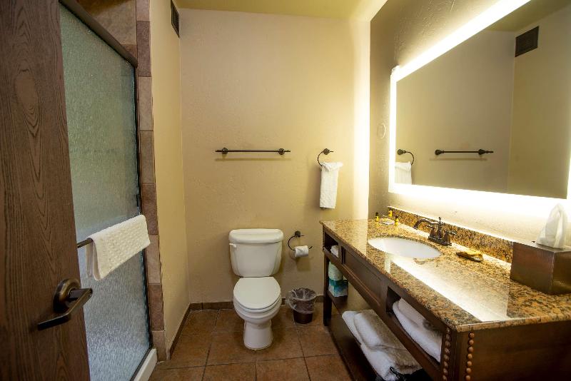 Люкс, Best Western Plus Cimarron Hotel & Suites
