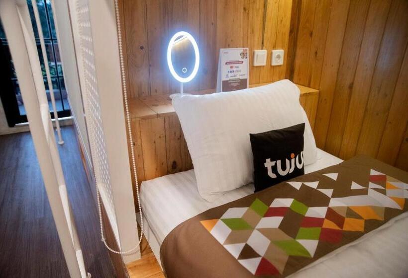 Bed in Shared Room, Tuju Arteri Pods