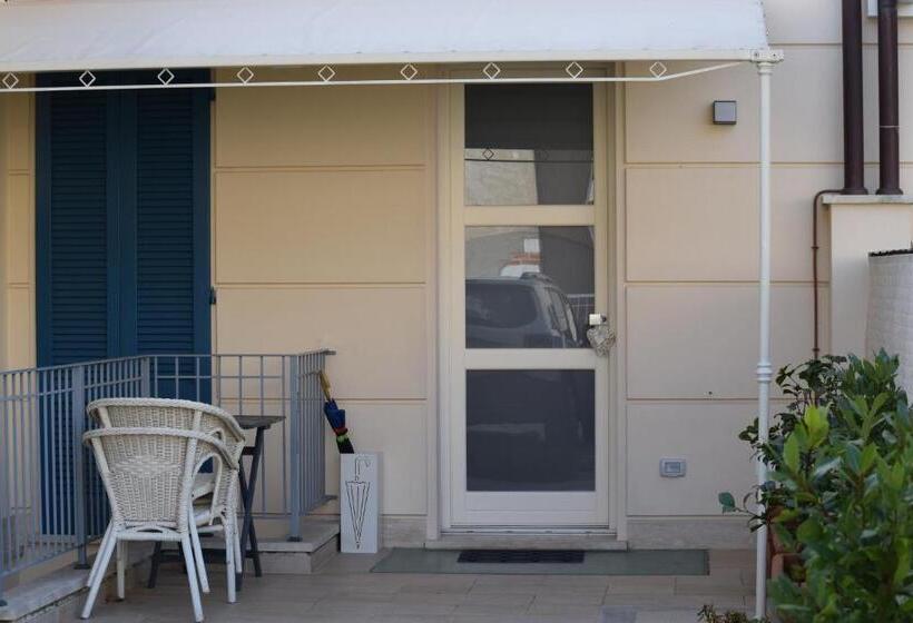 اتاق استاندارد, Cb House Holiday