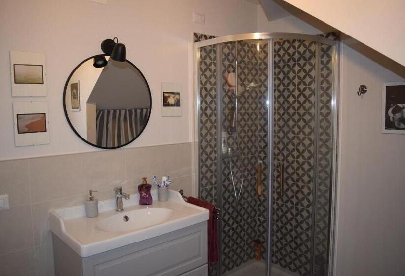 اتاق استاندارد, Cb House Holiday