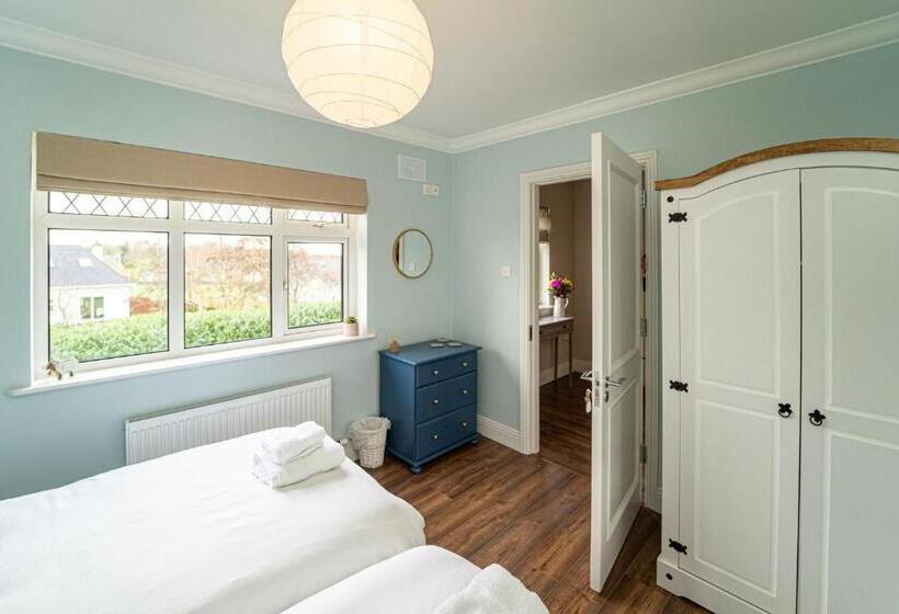 Quarto Estandar, Five Ferns House