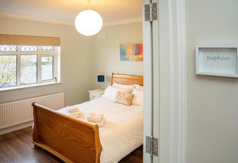 Quarto Estandar, Five Ferns House