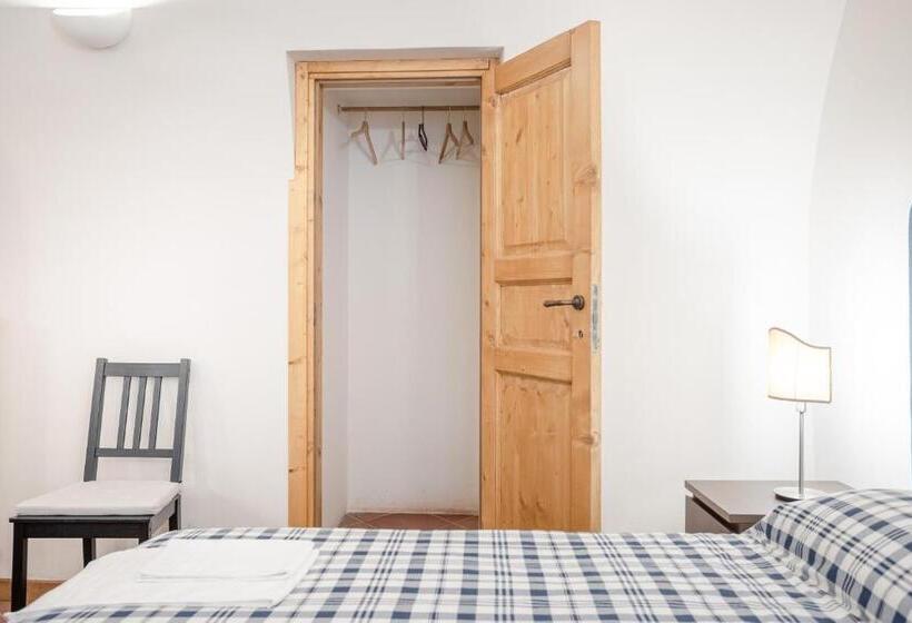 Quarto Estandar para Deficientes Físicos, Residenza De Gemmis
