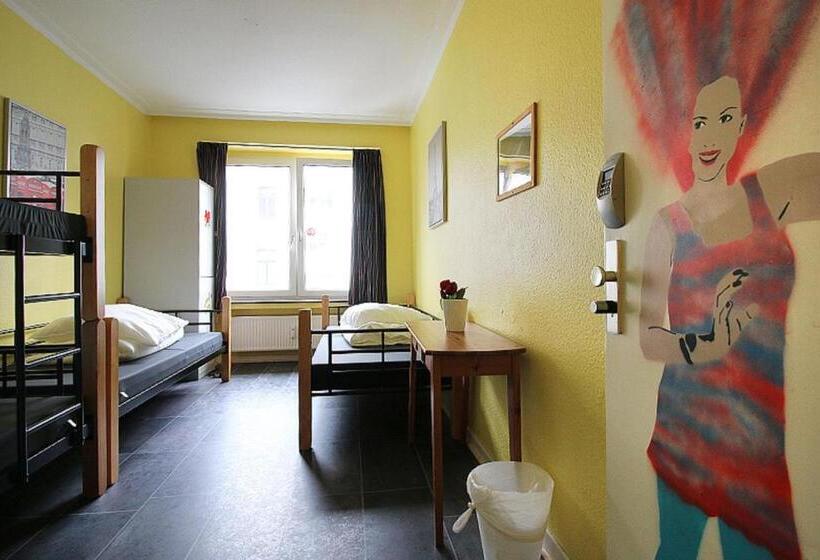 Cama em Quarto Compartilhado, Backpackers Düsseldorf   Self Check In