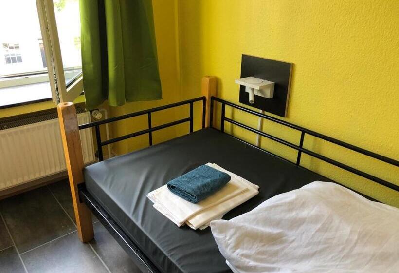 Quarto Economy, Backpackers Düsseldorf   Self Check In