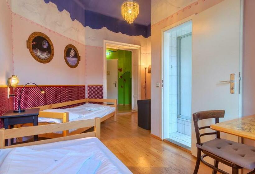 Номер Стандарт, Hostel Mondpalast