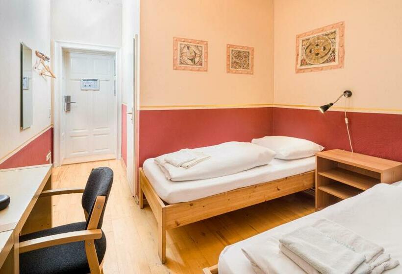 Номер Стандарт, Hostel Mondpalast