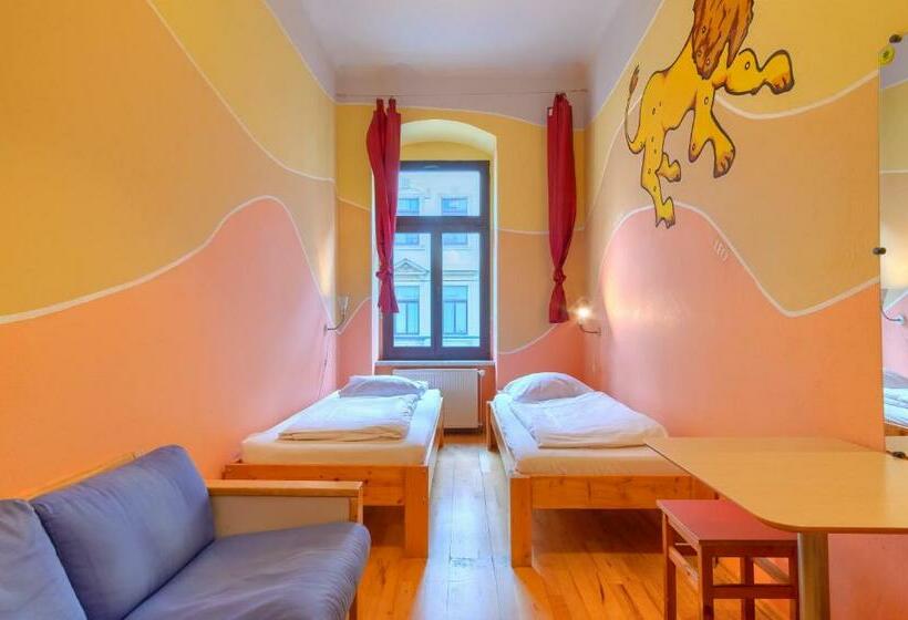 Номер Стандарт Совместная Ванная, Hostel Mondpalast
