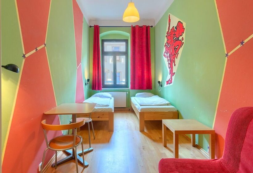 Трехместный Номер Стандарт Совместная Ванная, Hostel Mondpalast