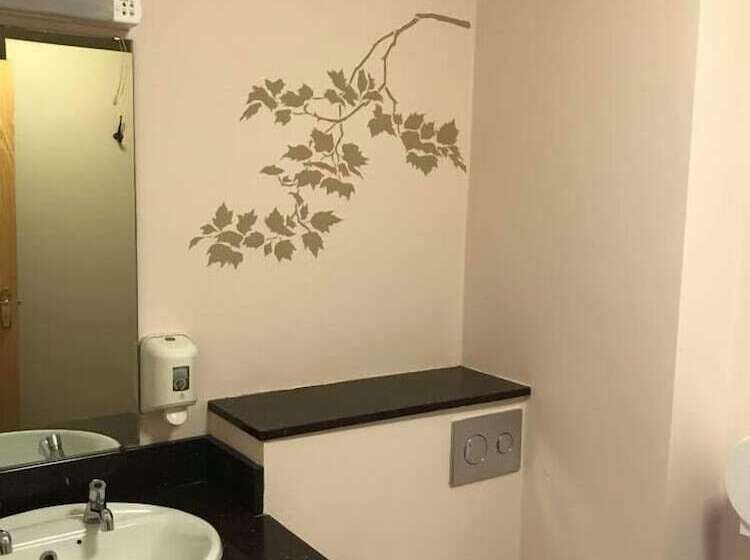 스탠다드 트리플 룸, Rowan Tree Hostel