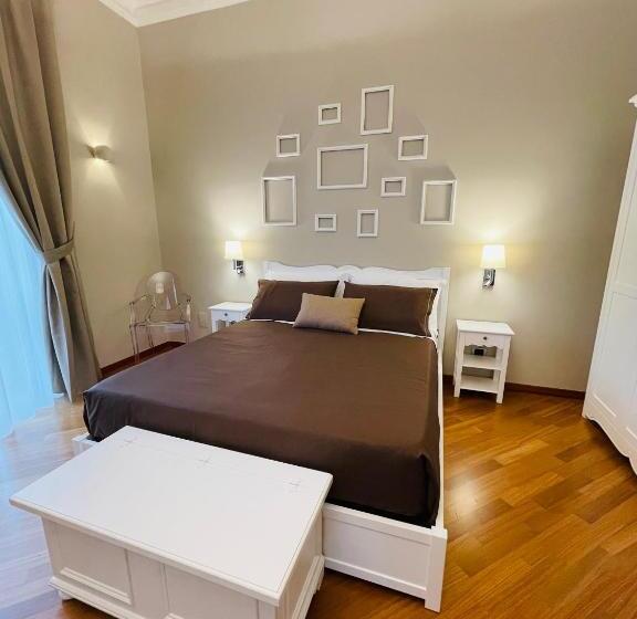 اتاق لوکس با بالکن, L’arco Bed&breakfast