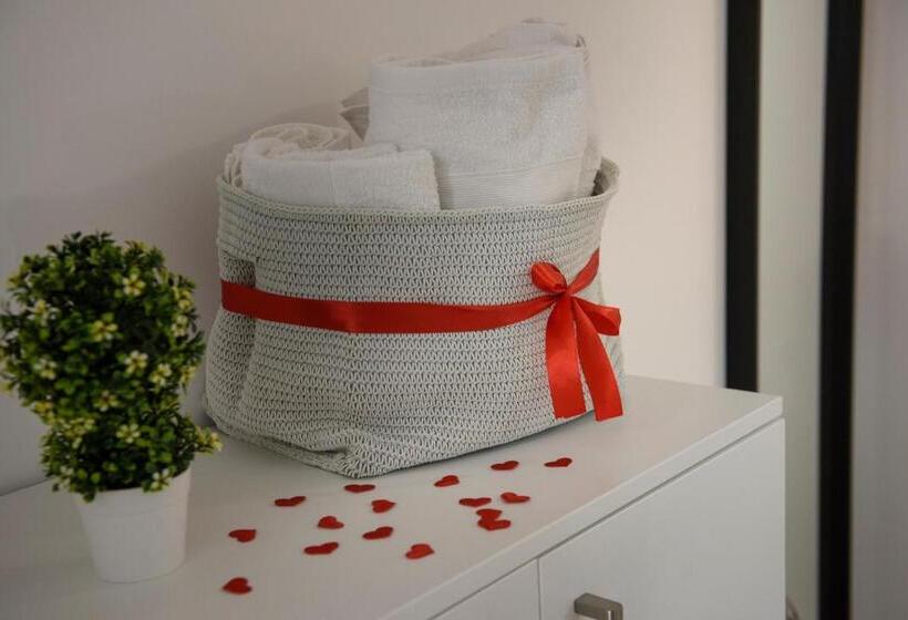 Апартаменты 1 Спальня Нижний Этаж, Madagì Beachfront Apartments