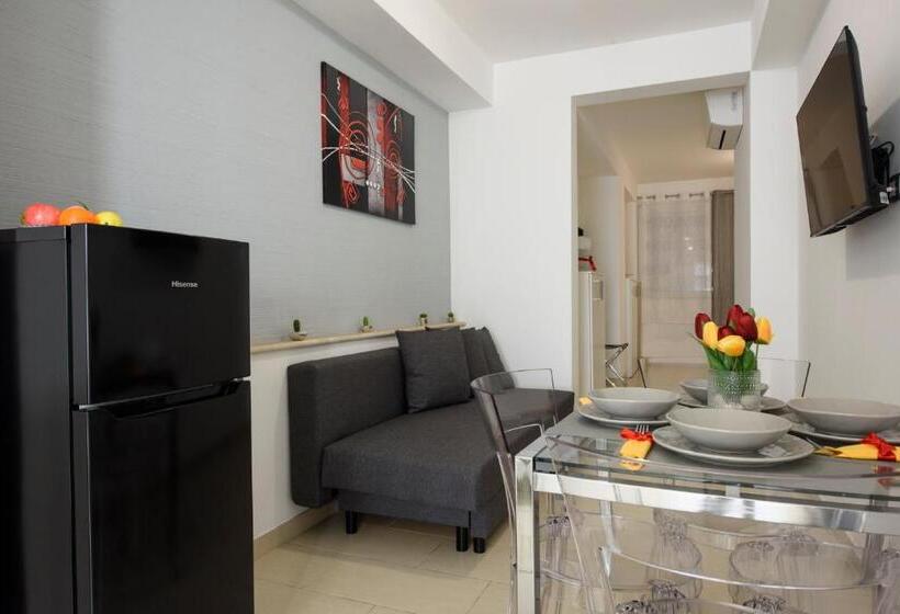 Апартаменты 1 Спальня Нижний Этаж, Madagì Beachfront Apartments