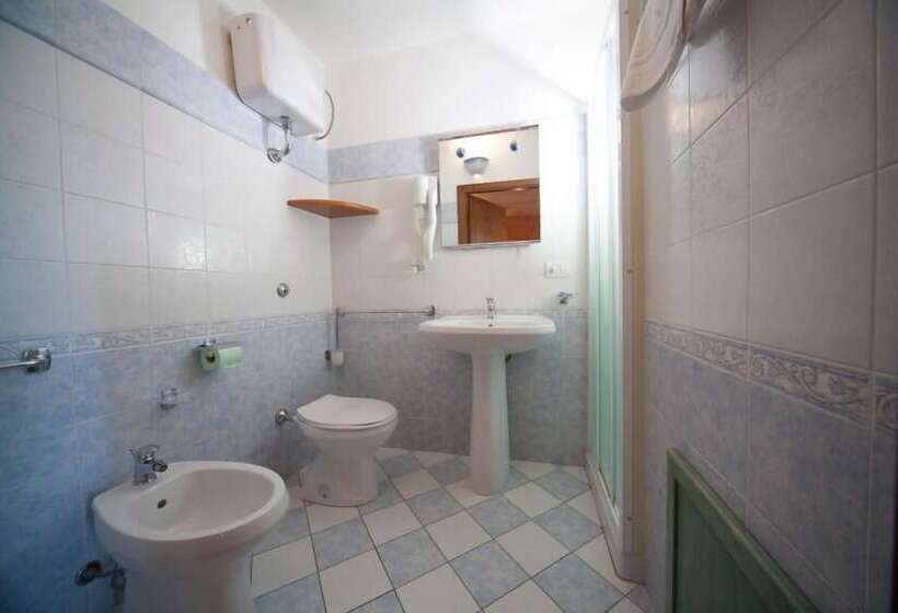 Четырехместный Номер Стандарт, Su Ghindalu Guesthouse