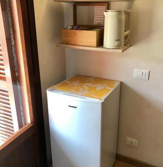 Номер Стандарт Вид на Озеро, Stanza Con Terrazzo Vista Lago   Lakeholiday It