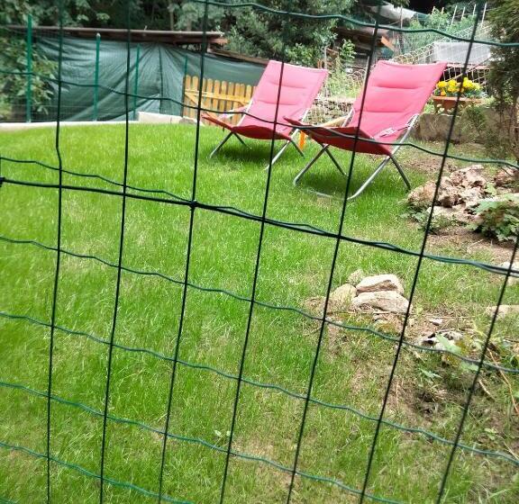 Студио Стандарт Вид на Сад, B&b La Marmotta