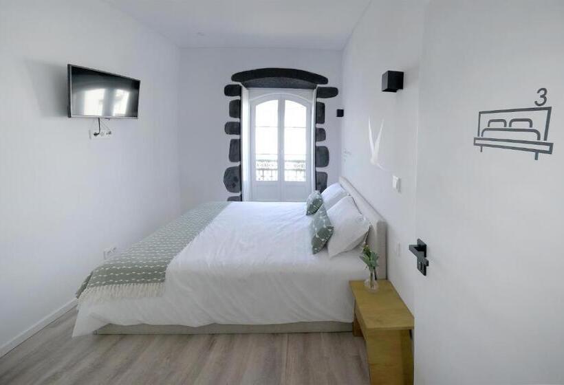 Номер Стандарт Вид на Море с Балконом, Boa Nova Hostel