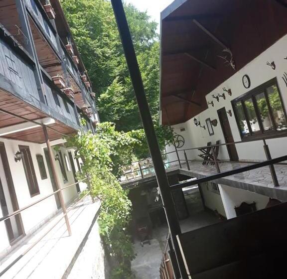 Номер Стандарт, Pensiunea Club Castel Resita