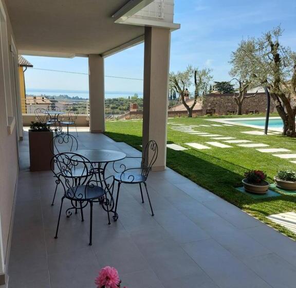 스탠다드 트리플 룸 풀장 전망, Il Cantuccio Sul Garda   Relais Di Charme