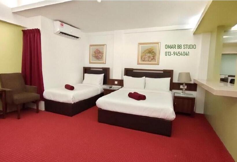 Quarto Triplo Estandar, Omar Bb Studio