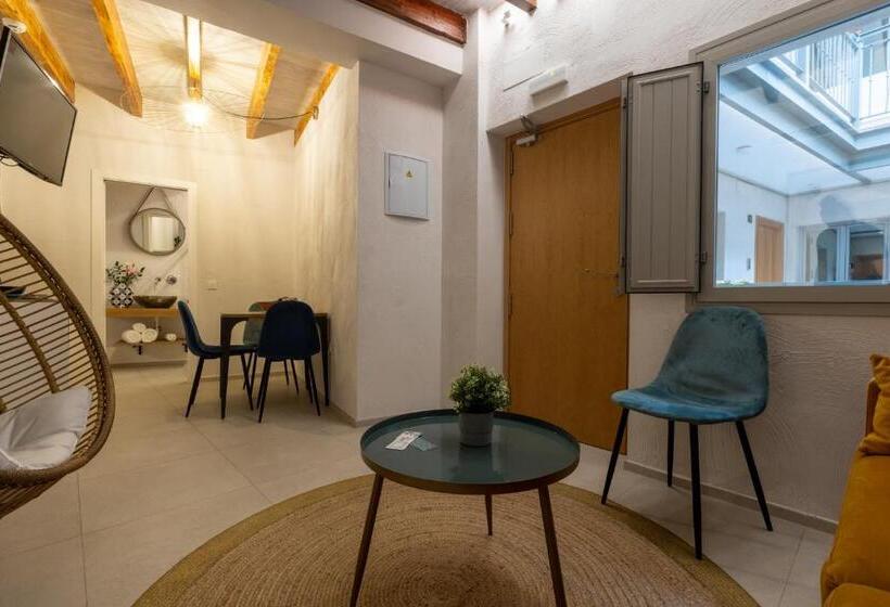 آپارتمان 1 خوابه با بالکن, Casa 95 Sevilla