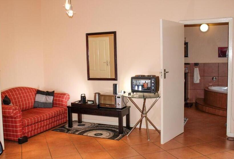 Номер Стандарт Трехместный, Seaview Executive Guest House