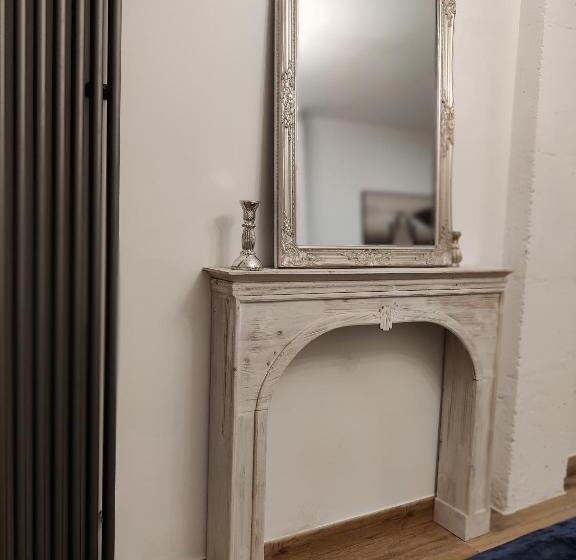 استودیوی لوکس, Suite Haus Vargas