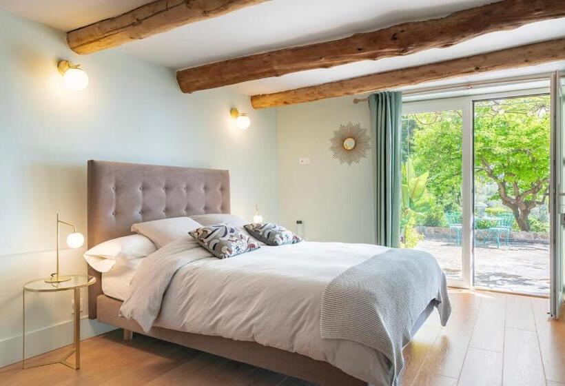 اتاق لوکس, Domaine Des Encourdoules