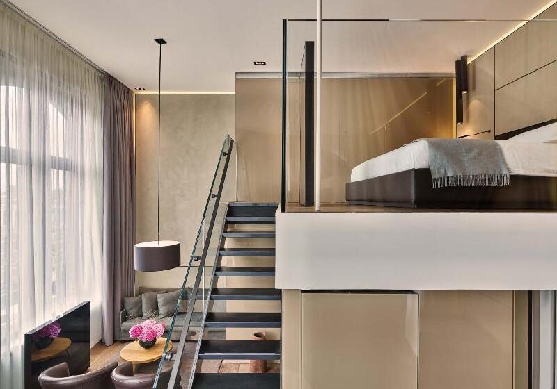 Duplex Suite, Conservatorium