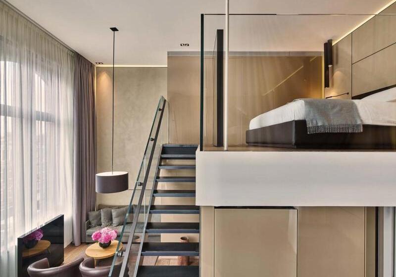 Duplex Room, Conservatorium