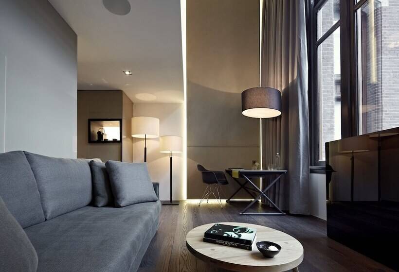 Suite Deluxe, Conservatorium