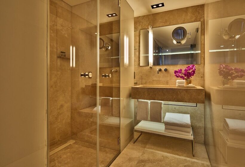 Duplex Room, Conservatorium