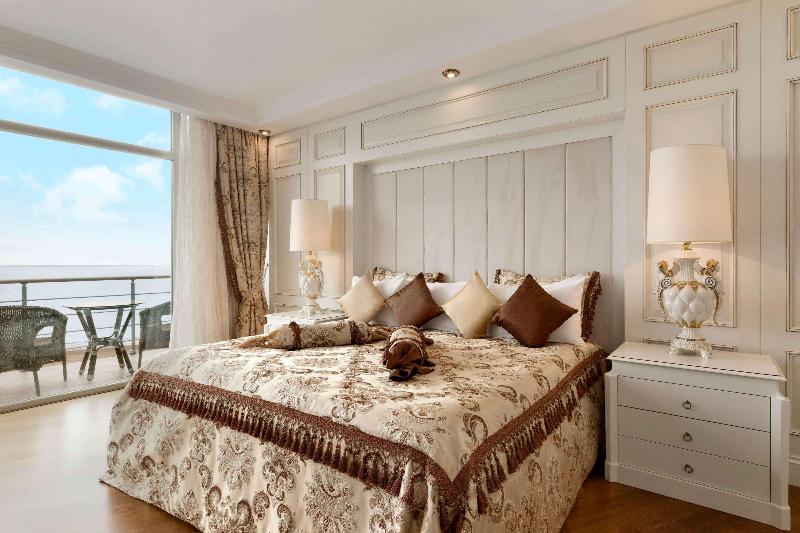 اتاق استاندارد با چشم‌انداز دریا, Ramada By Wyndham Baku