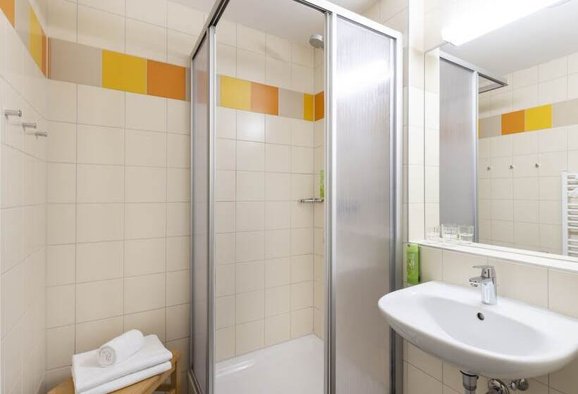 Четырехместный Номер Стандарт, Jufa Hotel Bruck An Der Mur   Im Weitental