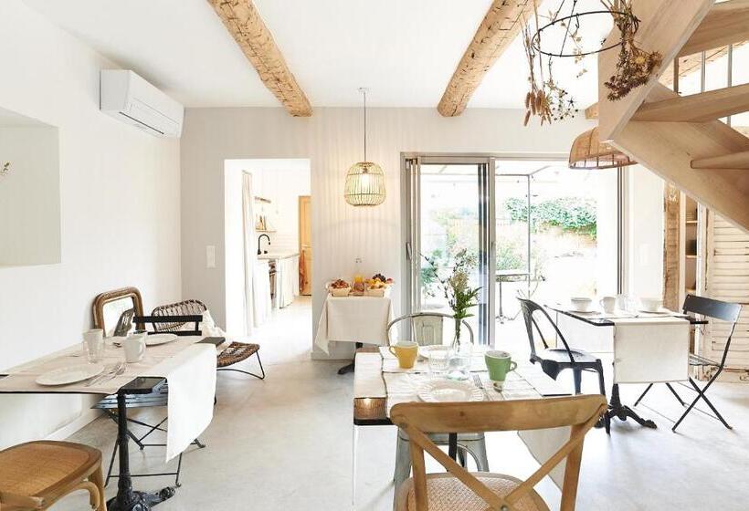 Стандартный Номер Кровать Кинг, Maison 1634   Parking, Petit Dejeuner Compris, Proche Centre, Climatisation, Piscine