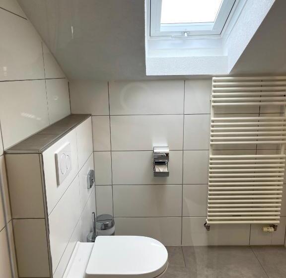 اتاق استاندارد چهارنفره با بالکن, Gästehaus Forggensee