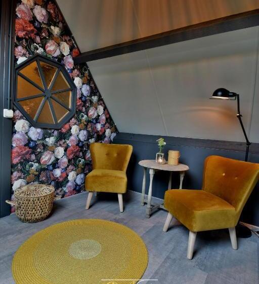 Standard room with outdoor bath, B&b De Konik Bourtange
