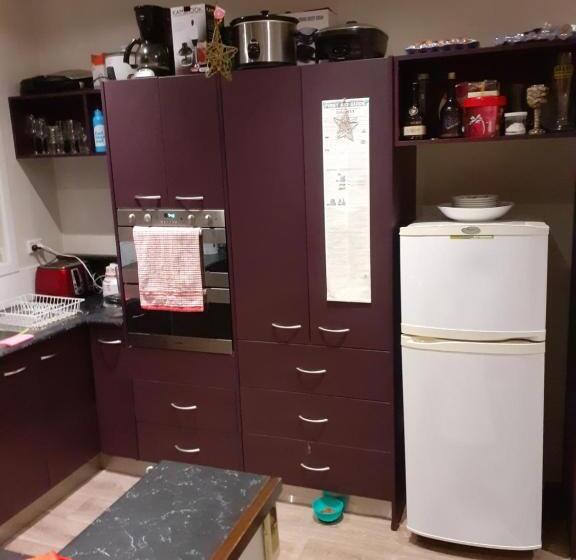 חדר משפחתי, Intrepid Bed & Breakfast