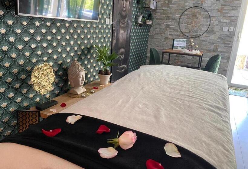 풀장 전망 스위트, Suite Romantique Le Temps D Un Instant Loveroom Hammam Jacuzzi Piscine