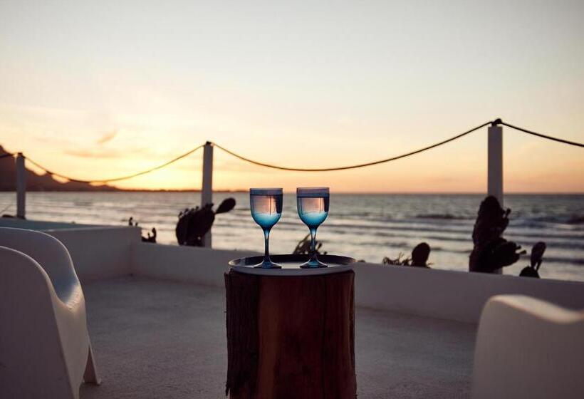 Полулюкс с Бассейном, Sea View Life