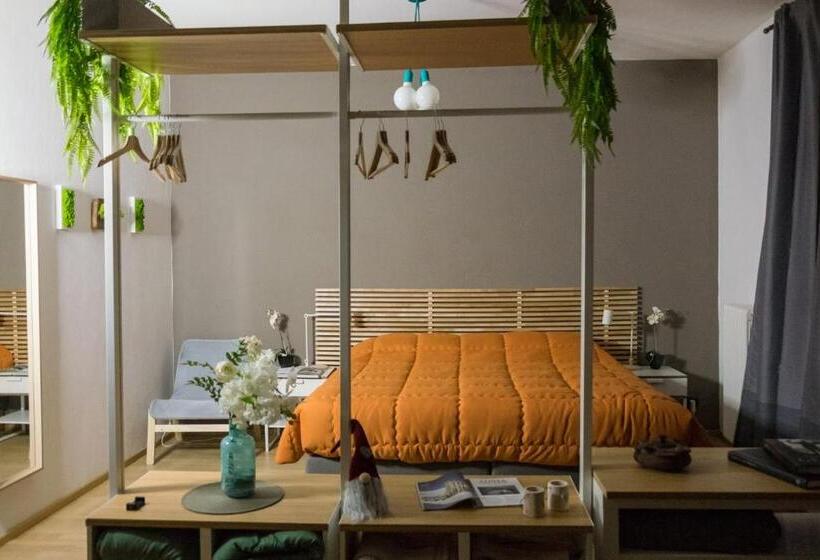 اتاق استاندارد چهارنفره با بالکن, Maison Boch