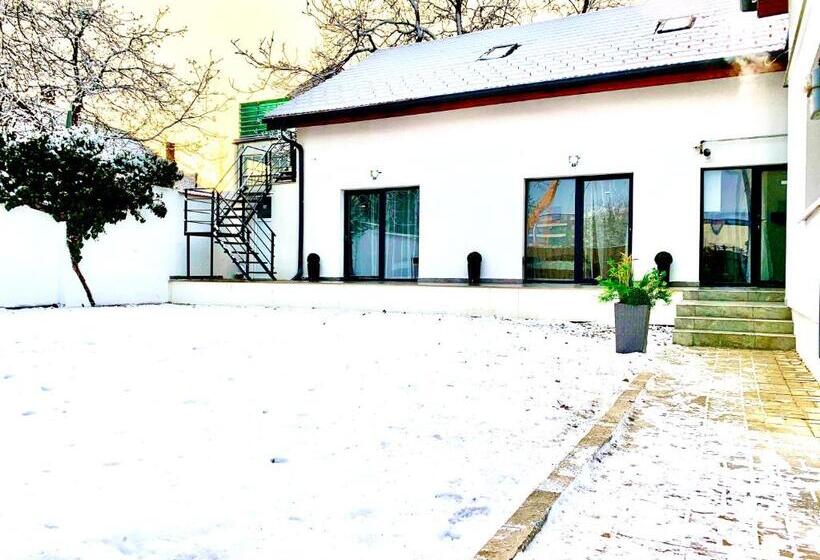 Quarto Quádruplo Estandar, Vila Ana