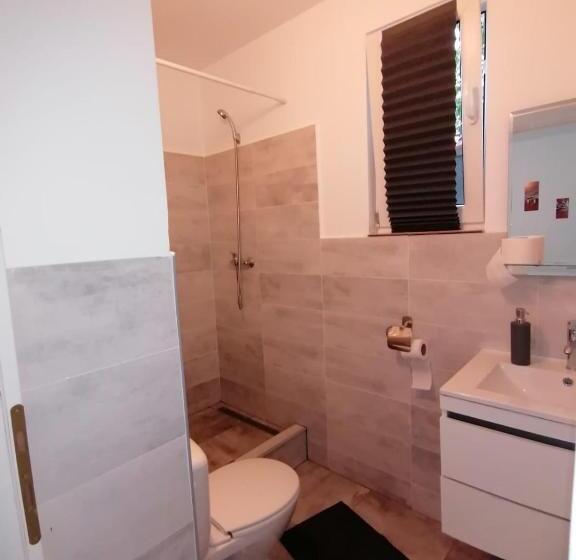 Quarto Quádruplo Estandar, Vila Ana