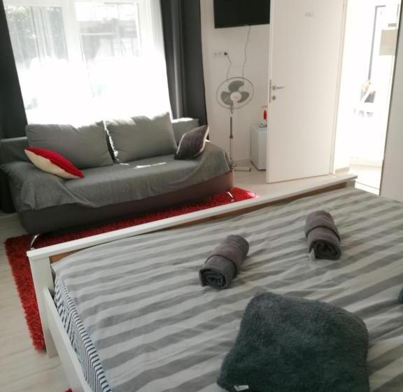 Quarto Quádruplo Estandar, Vila Ana