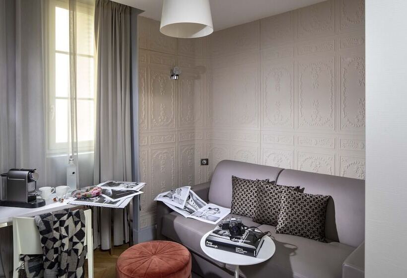 Люкс, First Hotel Paris Tour Eiffel