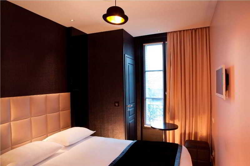 Индивидуальный Номер Классика, First Hotel Paris Tour Eiffel