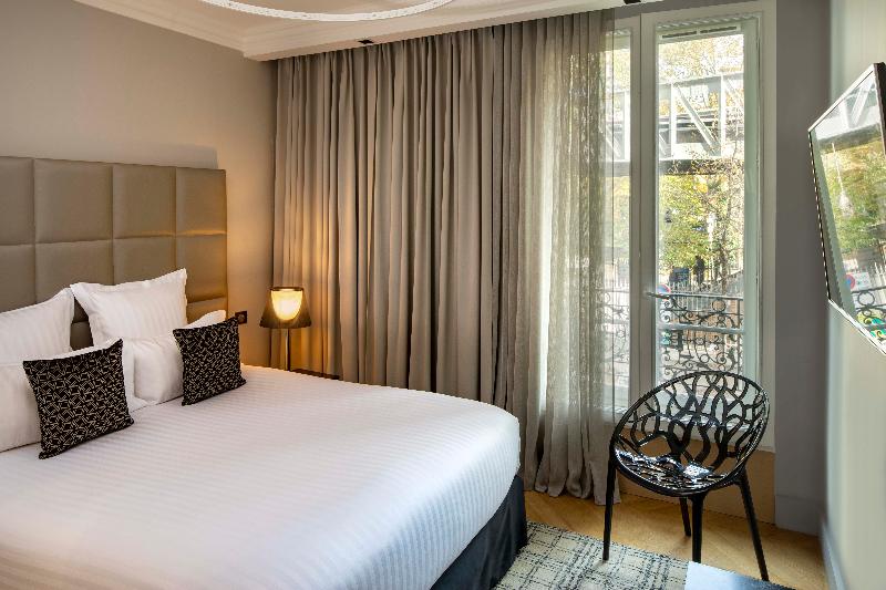 Люкс, First Hotel Paris Tour Eiffel